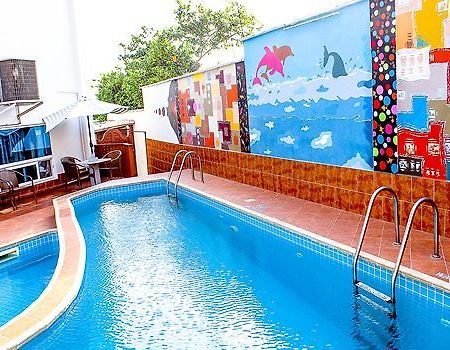 Maxlot Hotel Accra Exterior photo